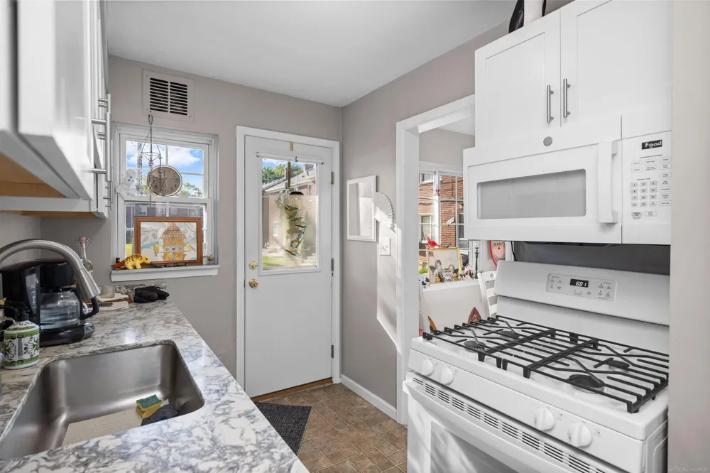 23056 Gary Lane St Clair Shores City, MI 48080