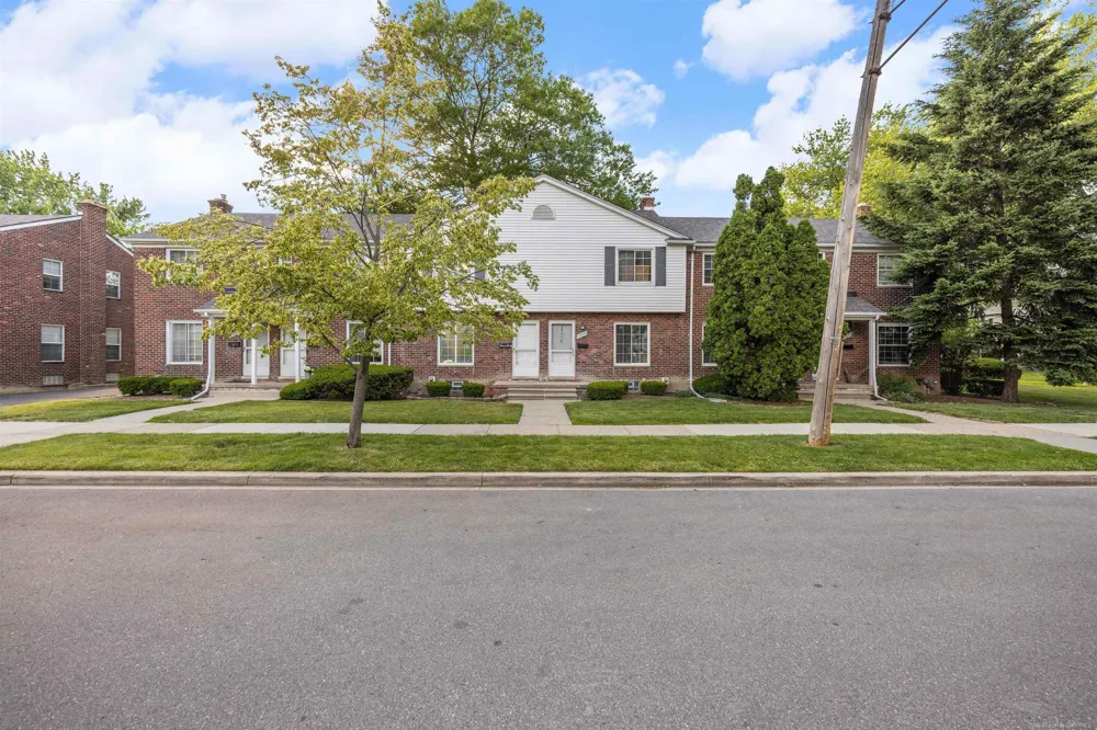 23056 Gary Lane St Clair Shores City, MI 48080