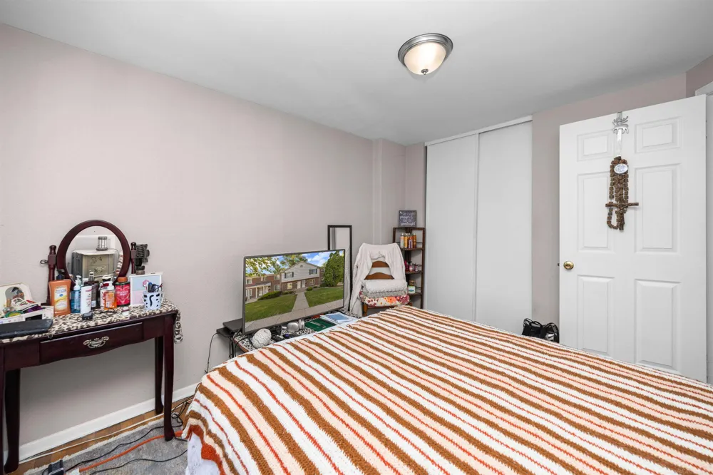 23056 Gary Lane St Clair Shores City, MI 48080