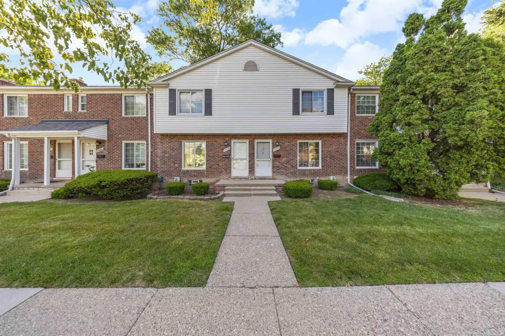 23056 Gary Lane St Clair Shores City, MI 48080