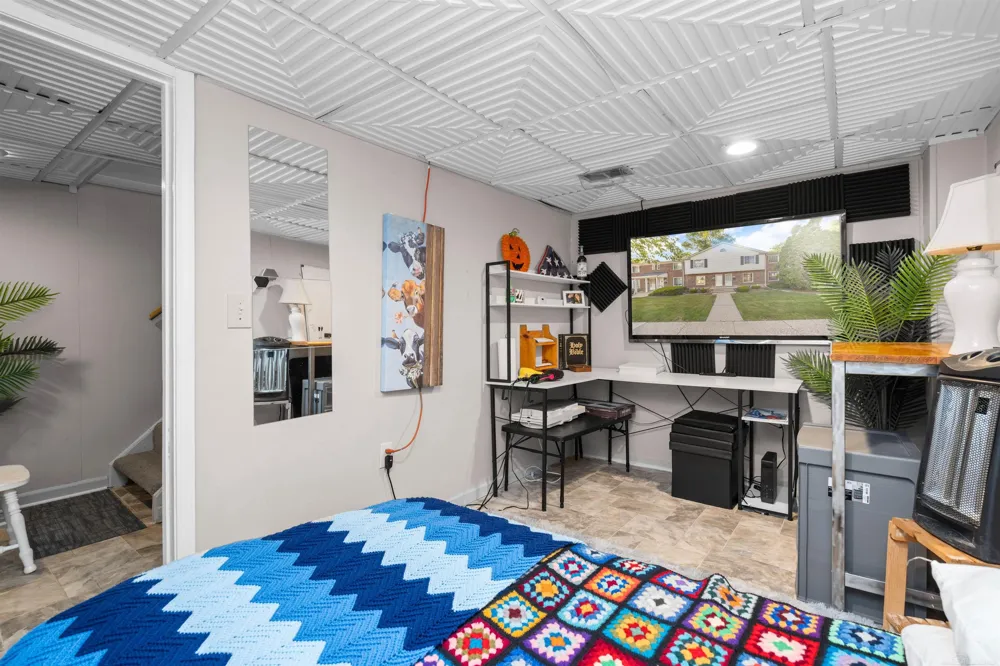 23056 Gary Lane St Clair Shores City, MI 48080