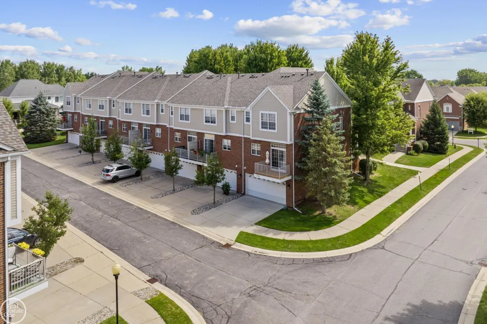 6013 Windemere Lane Shelby Charter Township, MI 48316