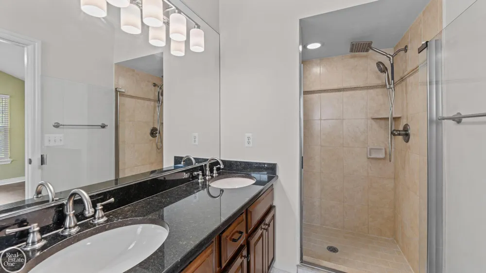 6013 Windemere Lane Shelby Charter Township, MI 48316