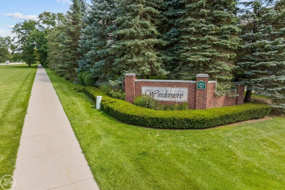 6013 Windemere Lane Shelby Charter Township, MI 48316
