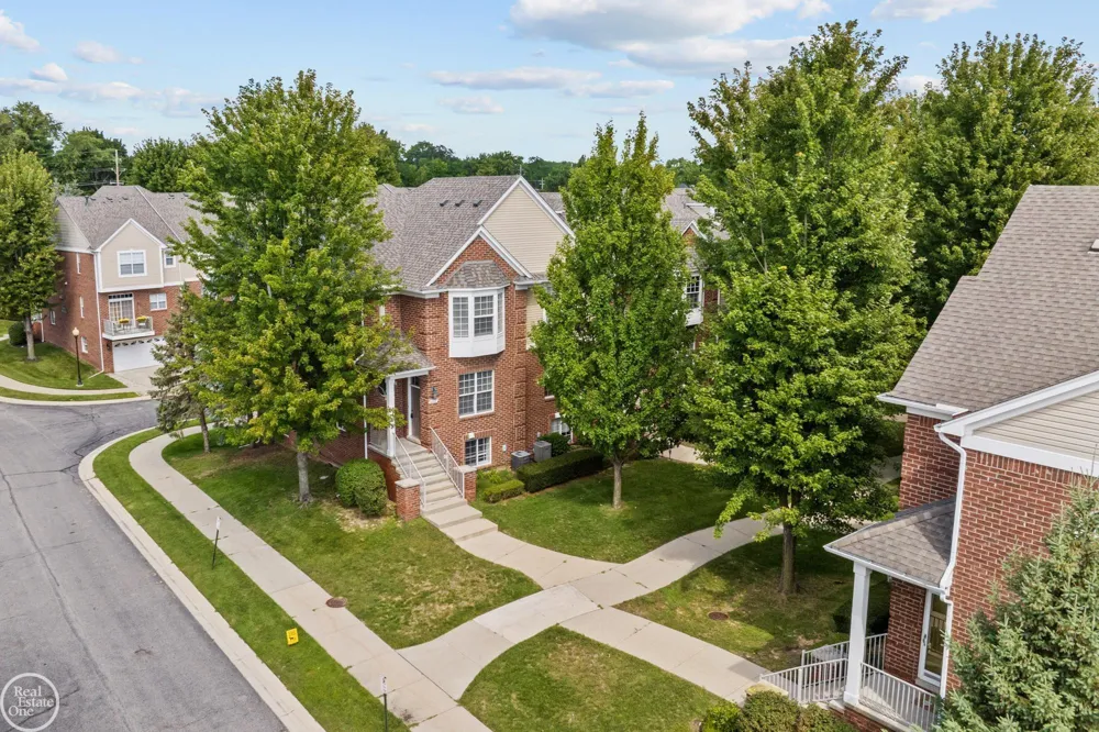 6013 Windemere Lane Shelby Charter Township, MI 48316