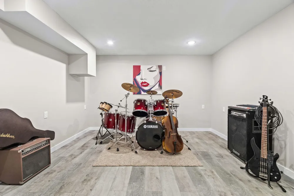 3250 Tamara Circle Green Lake Township, MI 49637