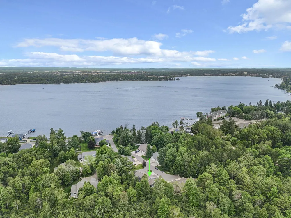 137 Davidsen Shores Drive Cadillac City, MI 49601