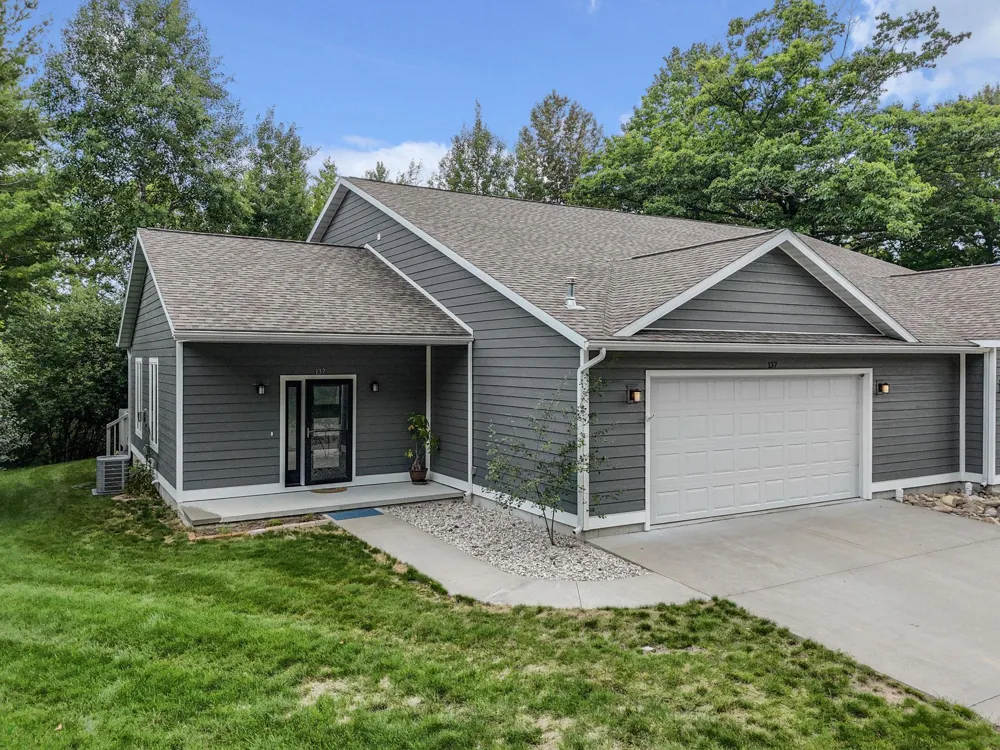 137 Davidsen Shores Drive Cadillac City, MI 49601