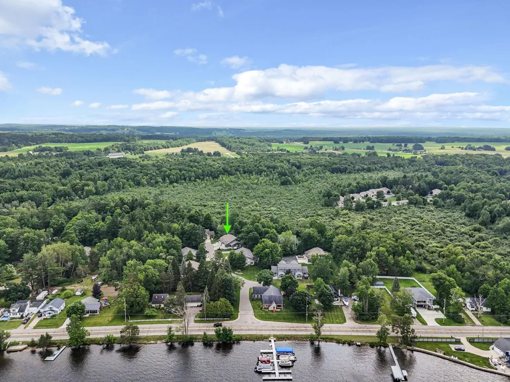 137 Davidsen Shores Drive Cadillac City, MI 49601