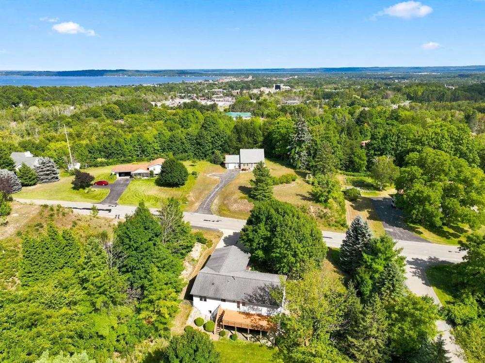 5119 Anna Drive Garfield Charter Township, MI 49684
