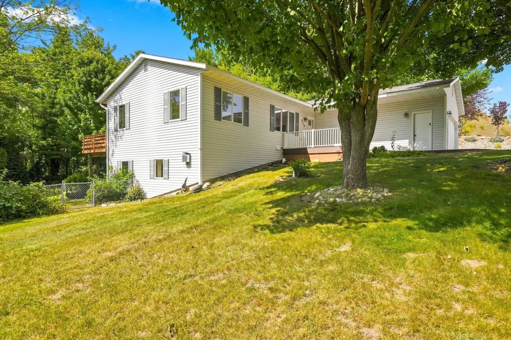 5119 Anna Drive Garfield Charter Township, MI 49684