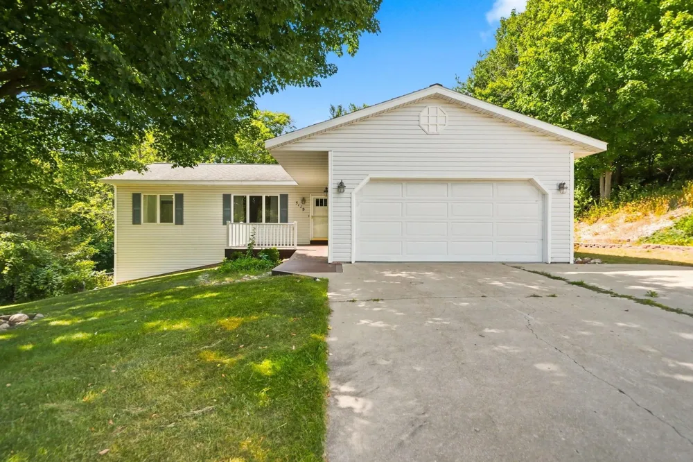 5119 Anna Drive Garfield Charter Township, MI 49684
