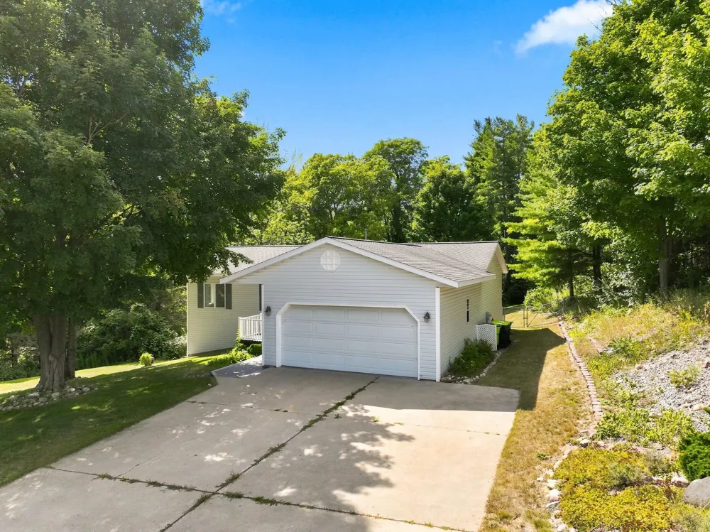 5119 Anna Drive Garfield Charter Township, MI 49684