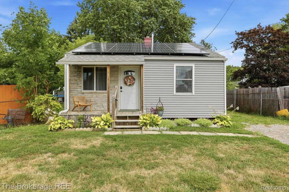 1233 Carman Burton City, MI 48529