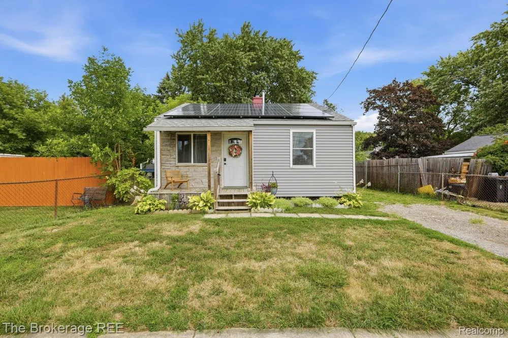1233 Carman Burton City, MI 48529