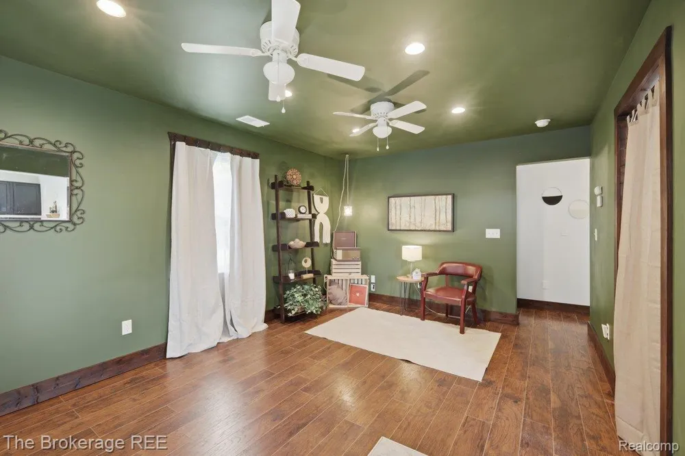 1233 Carman Burton City, MI 48529