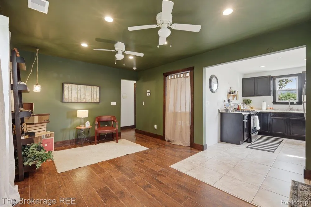 1233 Carman Burton City, MI 48529