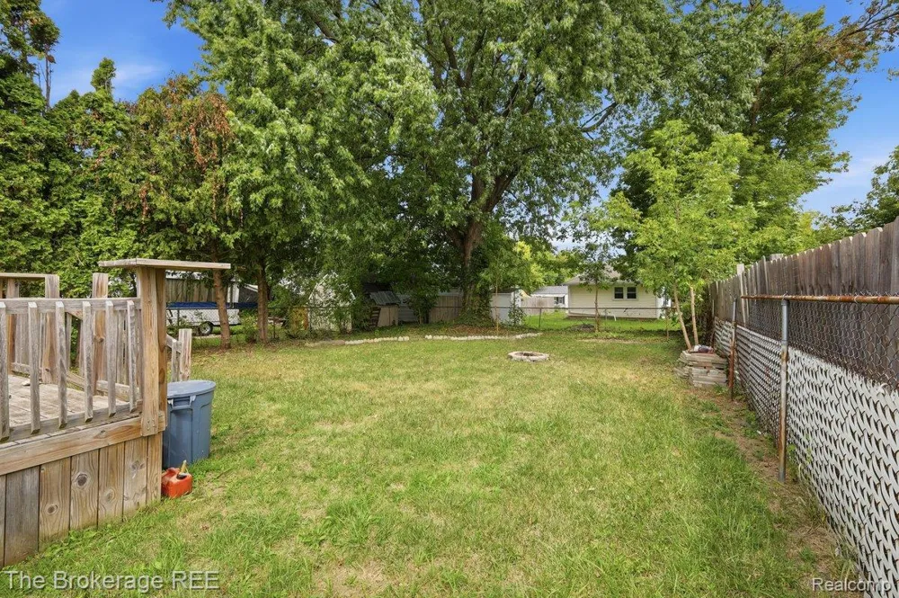 1233 Carman Burton City, MI 48529
