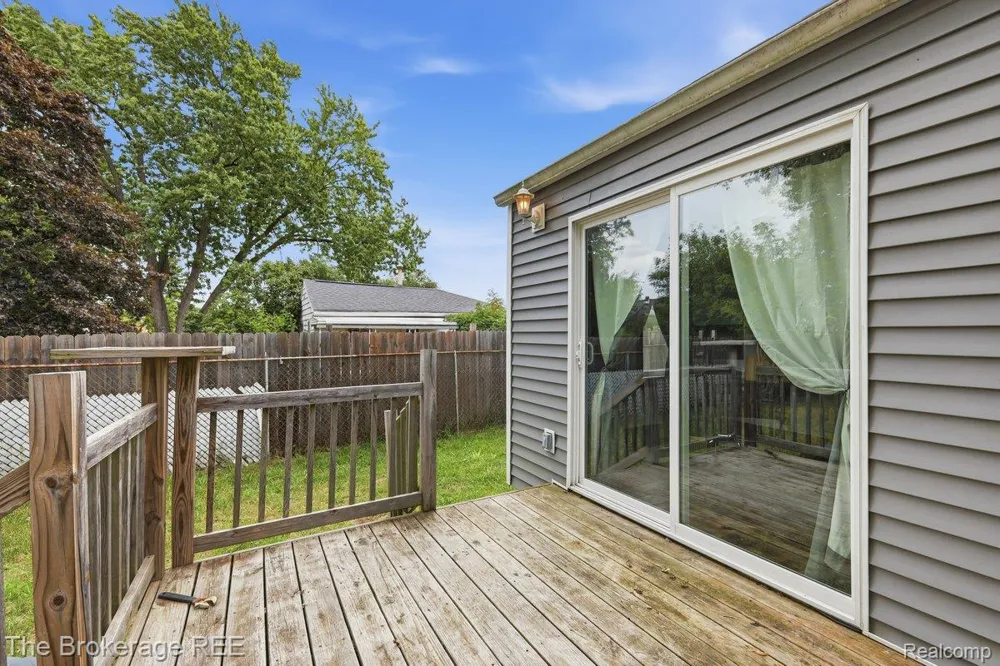 1233 Carman Burton City, MI 48529