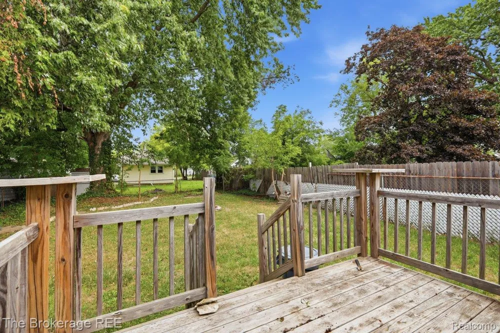 1233 Carman Burton City, MI 48529