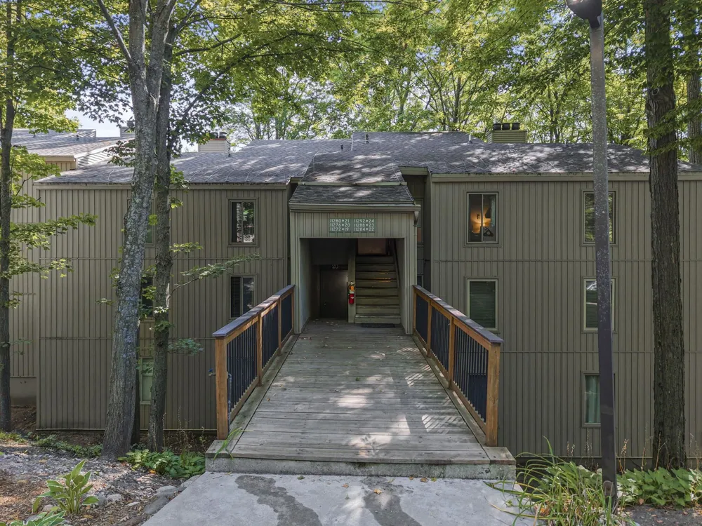 11292 S Cottonwood Drive Elmwood Charter Township, MI 49684