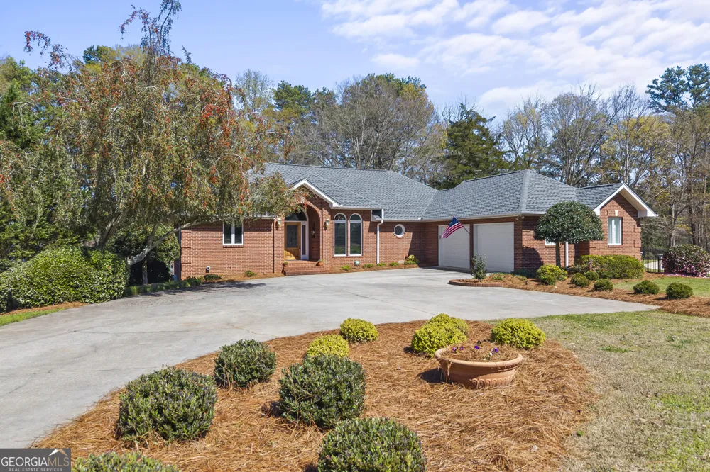 424 Capri PT Lavonia, GA 30553