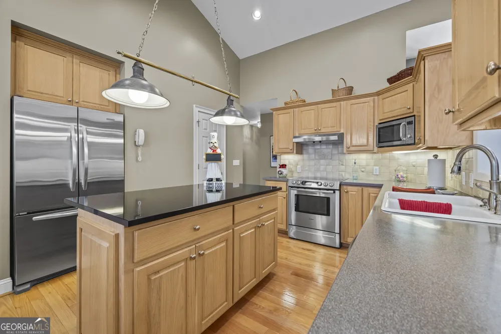 424 Capri PT Lavonia, GA 30553