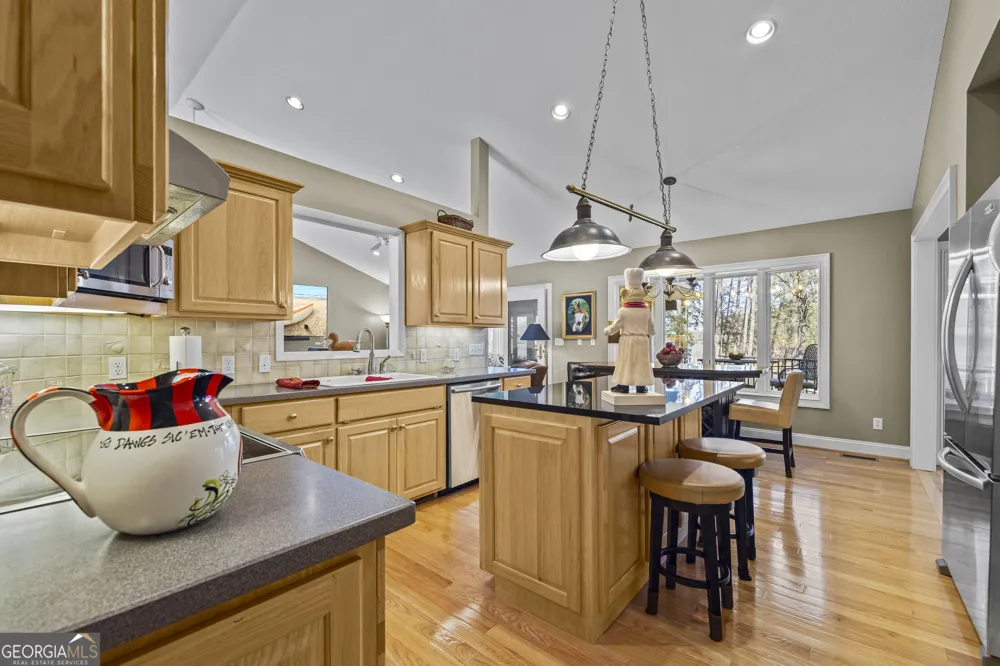424 Capri PT Lavonia, GA 30553