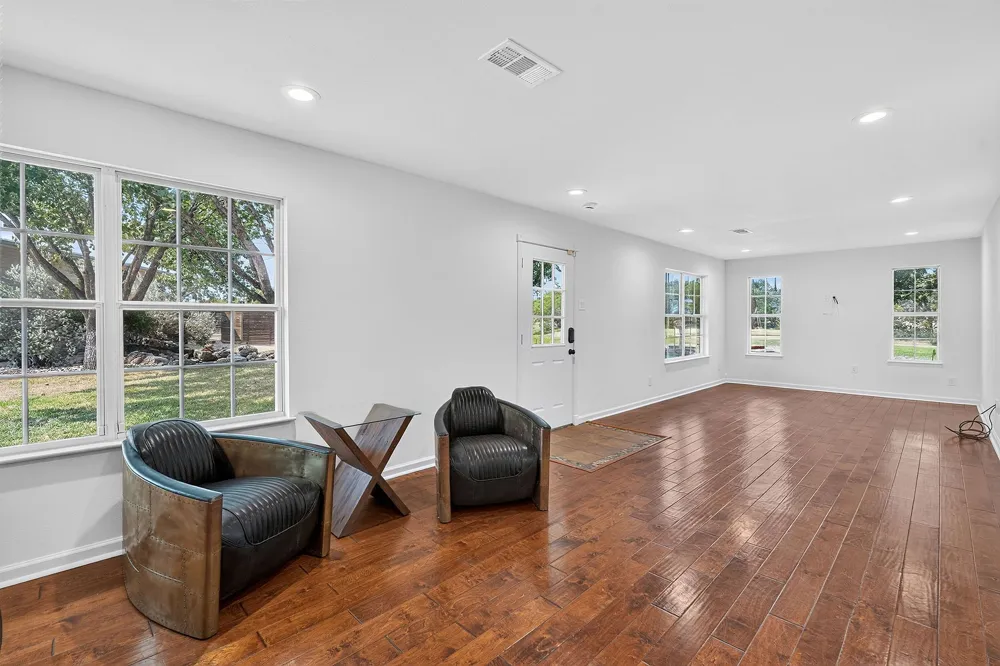 102 Valley View Drive E Leander, TX 78641