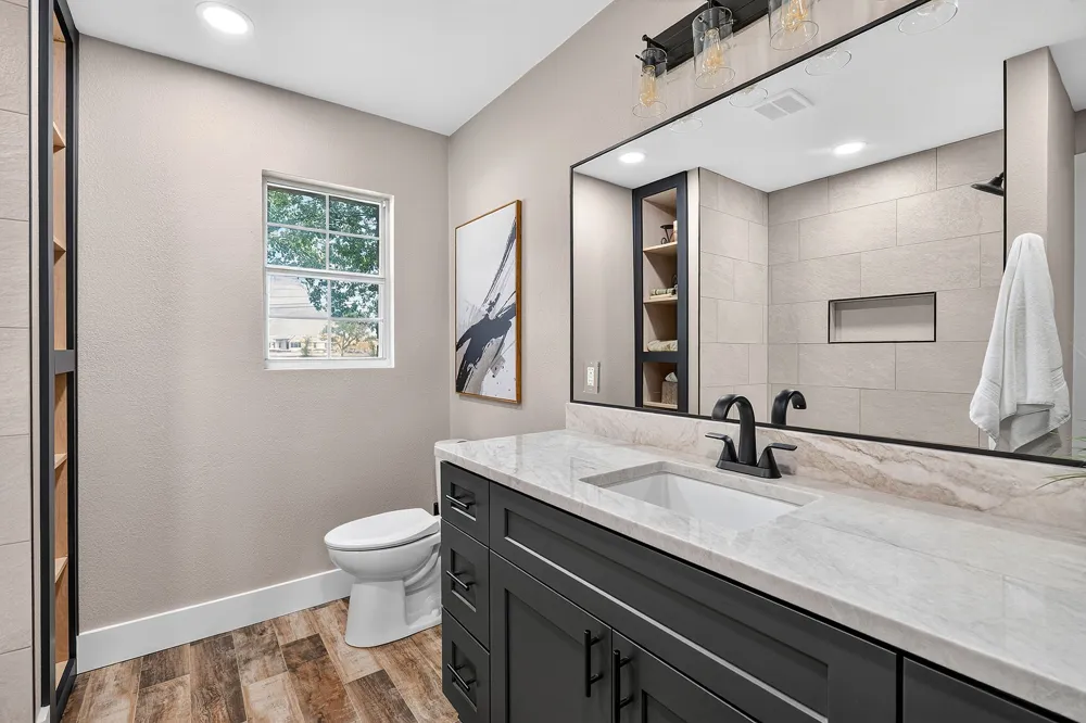 102 Valley View Drive E Leander, TX 78641