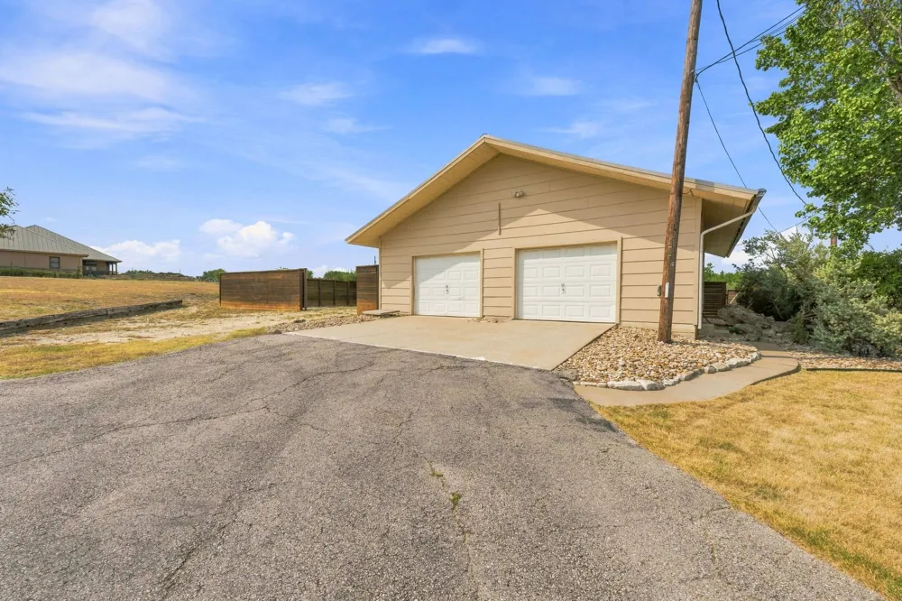 102 Valley View Drive E Leander, TX 78641