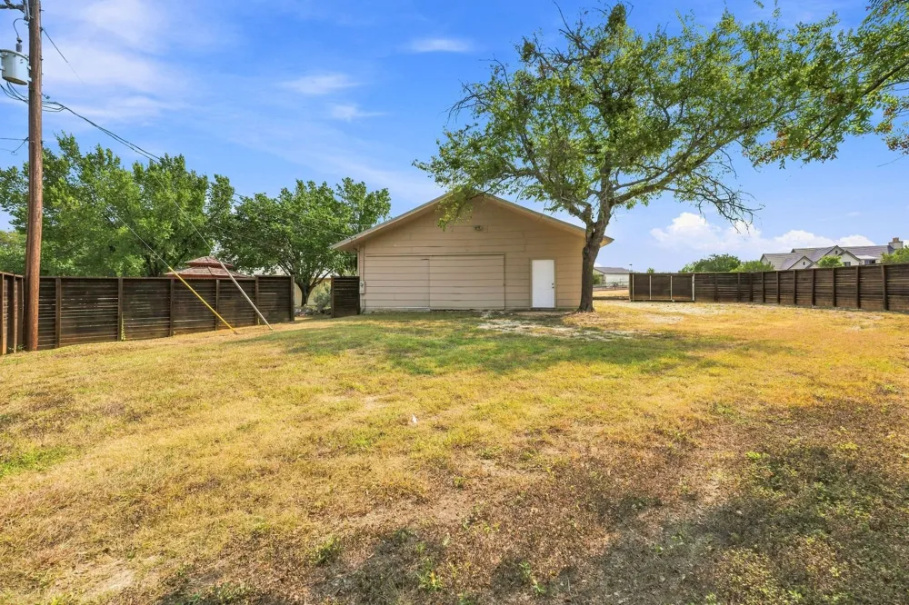 102 Valley View Drive E Leander, TX 78641