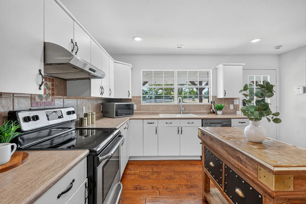 102 Valley View Drive E Leander, TX 78641
