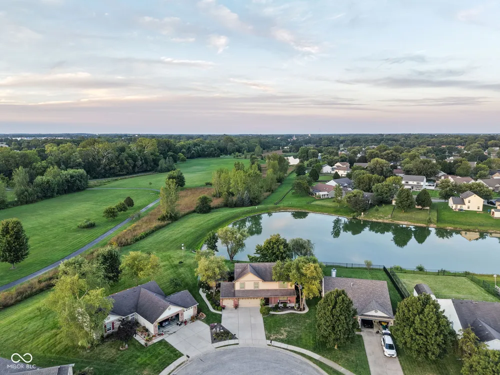 715 Shoreline Court Franklin, IN 46131