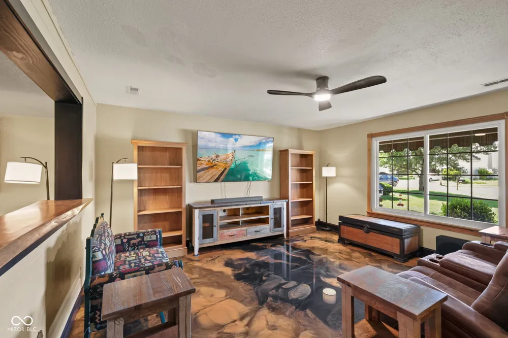 715 Shoreline Court Franklin, IN 46131