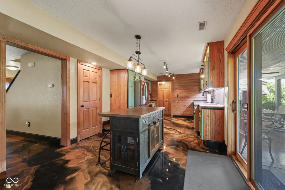 715 Shoreline Court Franklin, IN 46131