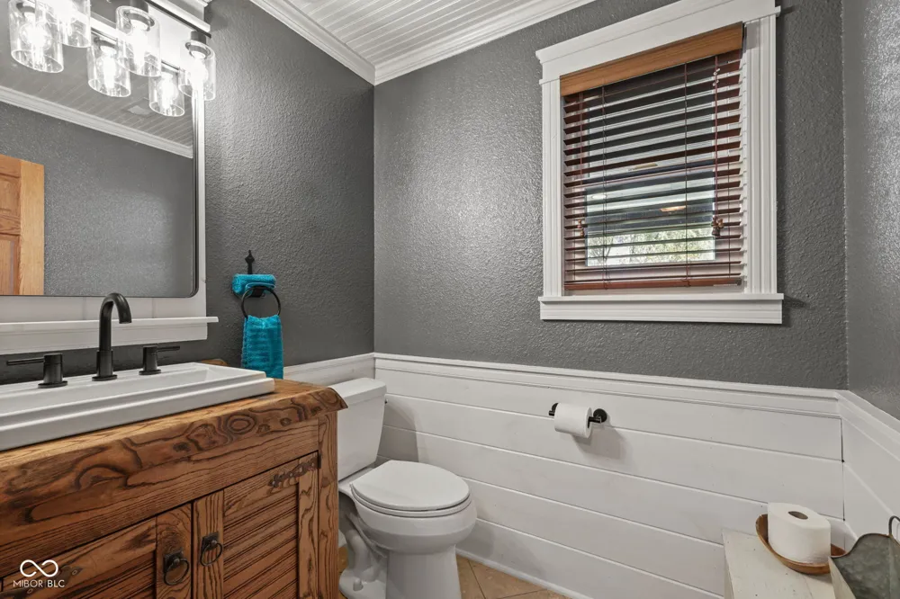 715 Shoreline Court Franklin, IN 46131