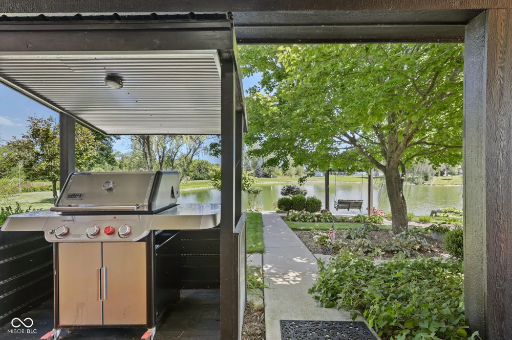 715 Shoreline Court Franklin, IN 46131