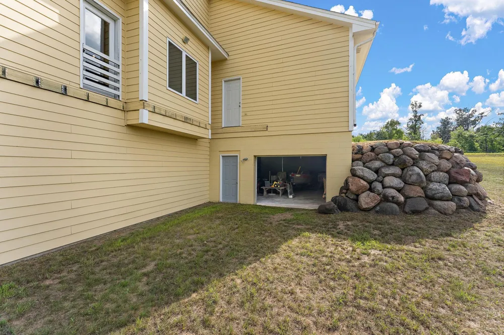 25990 Rum River Drive NW Isanti, MN 55040