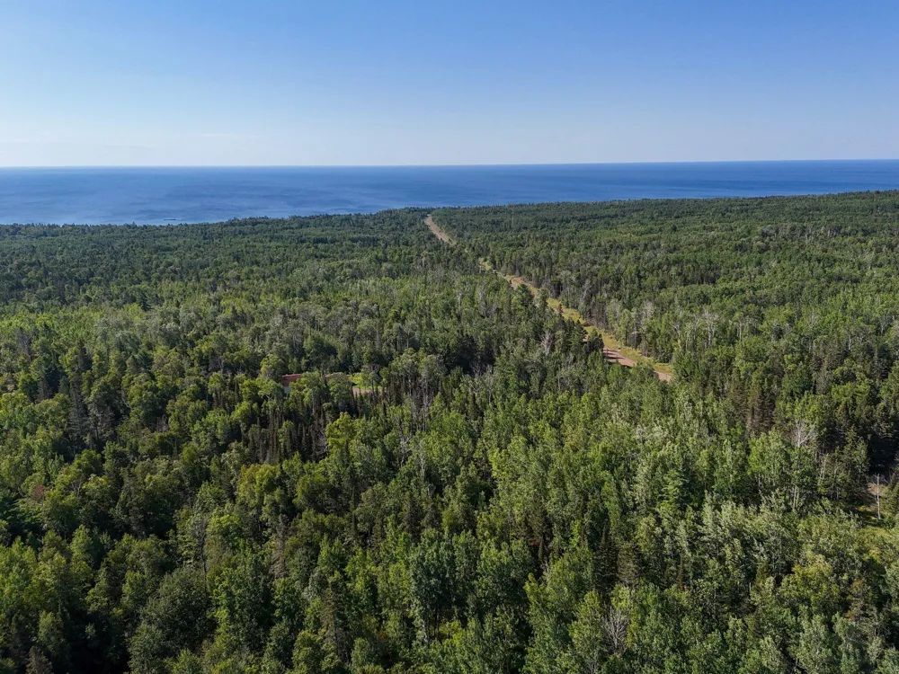 XXX Casper's Hill Road Grand Marais, MN 55604