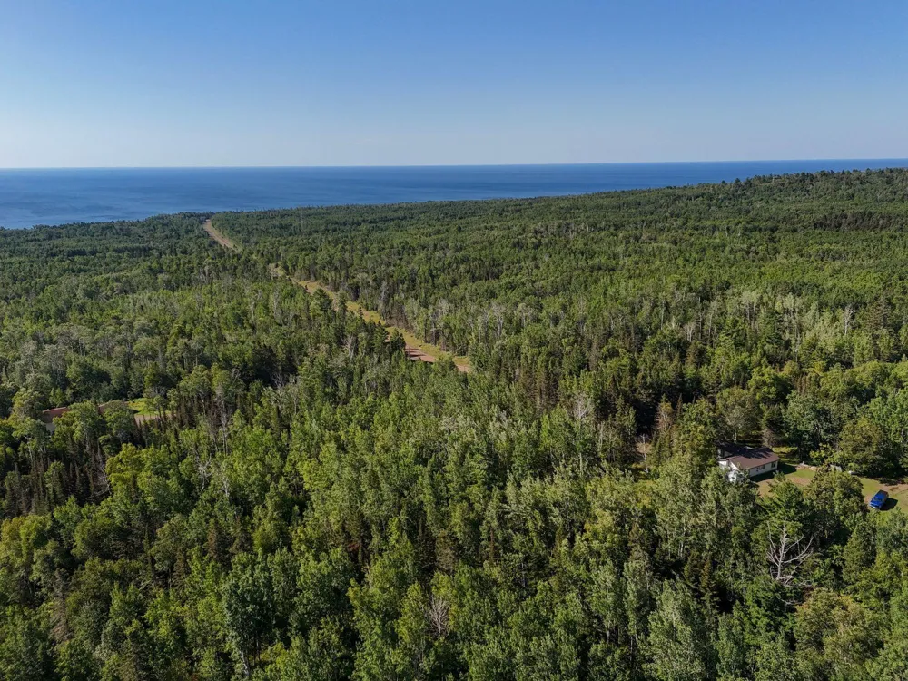 XXX Casper's Hill Road Grand Marais, MN 55604