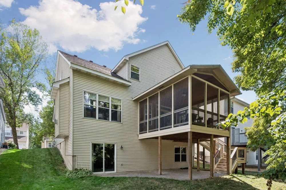 17586 91st Avenue Maple Grove, MN 55311