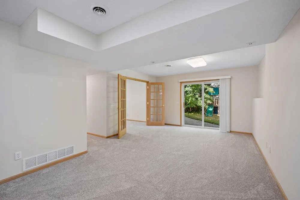 17586 91st Avenue Maple Grove, MN 55311