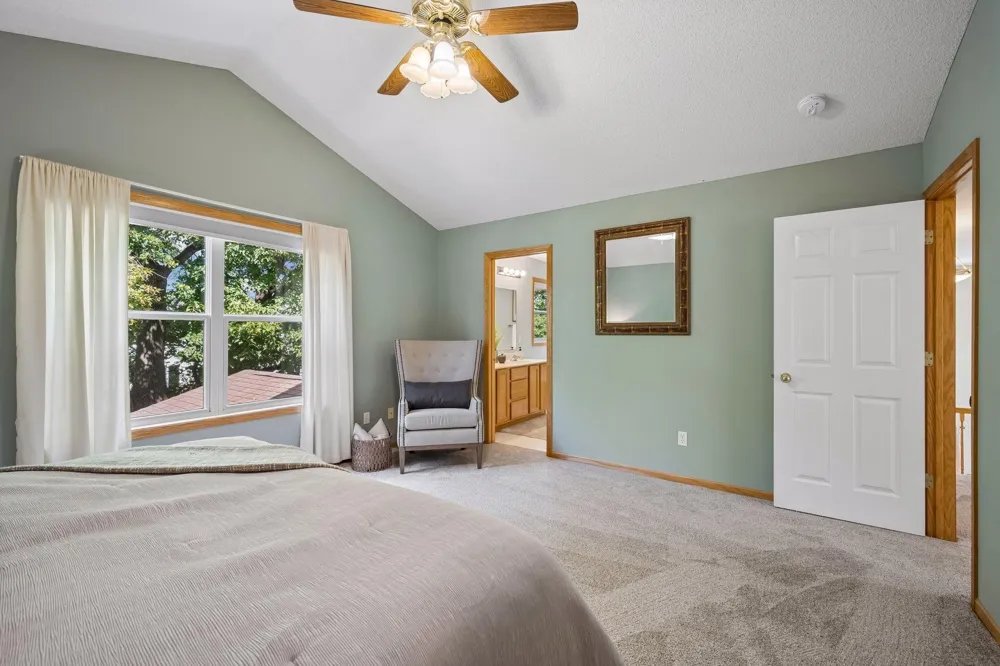17586 91st Avenue Maple Grove, MN 55311