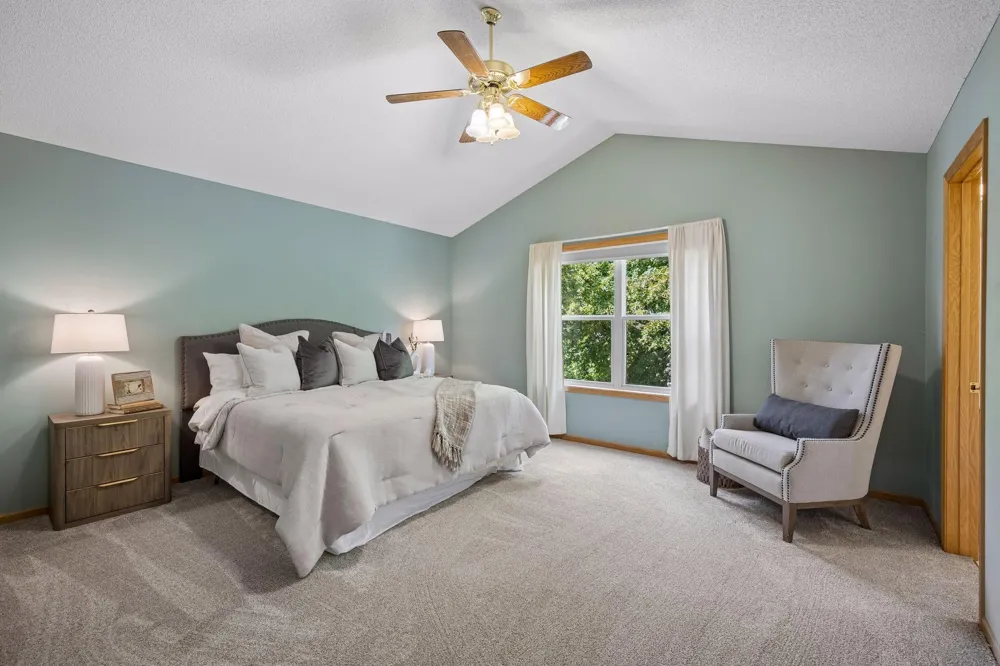 17586 91st Avenue Maple Grove, MN 55311