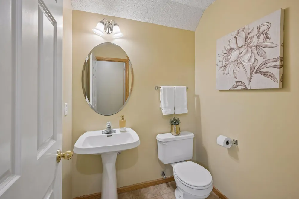 17586 91st Avenue Maple Grove, MN 55311