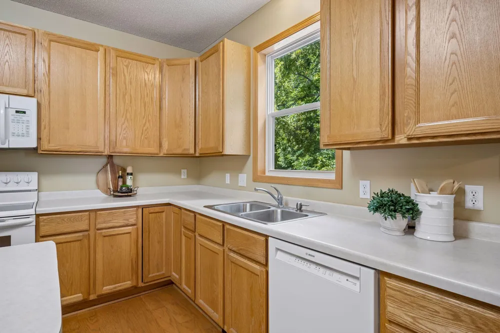 17586 91st Avenue Maple Grove, MN 55311