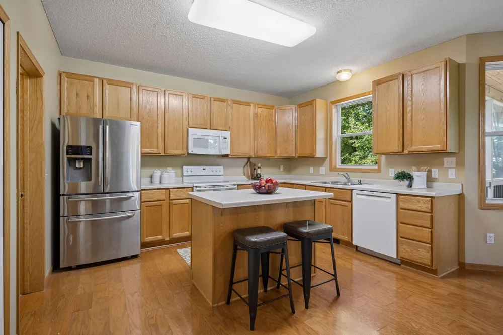 17586 91st Avenue Maple Grove, MN 55311