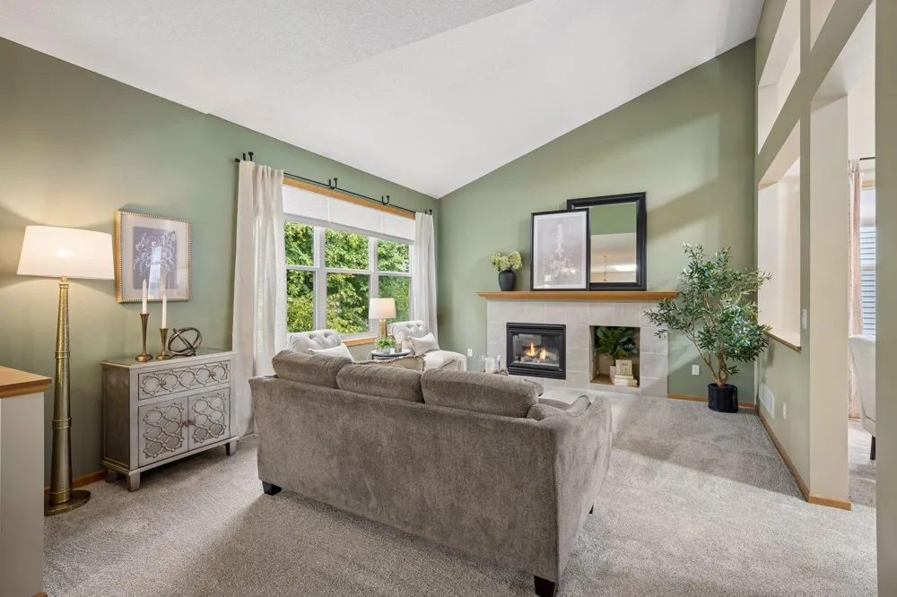 17586 91st Avenue Maple Grove, MN 55311
