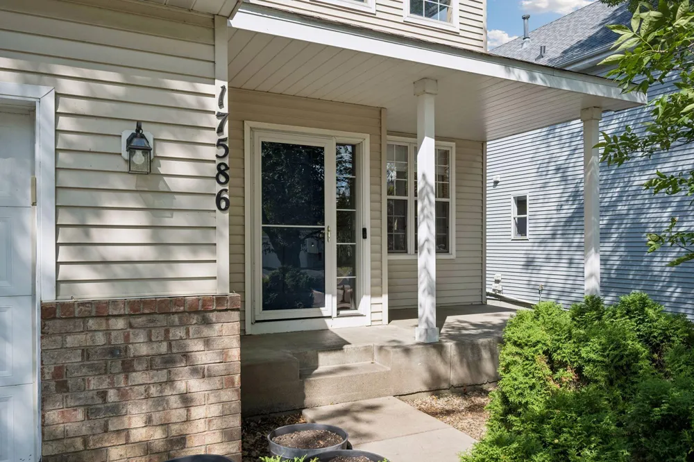17586 91st Avenue Maple Grove, MN 55311